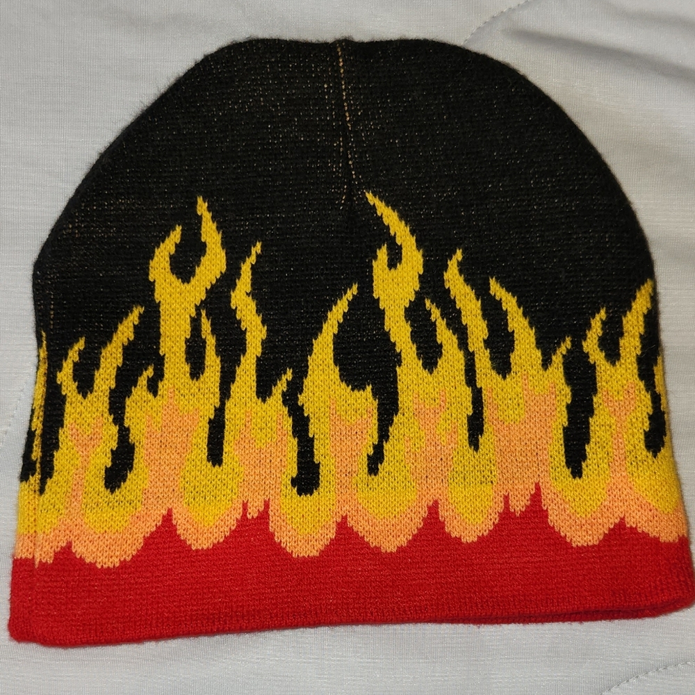 Flame Pattern Knit Beanie